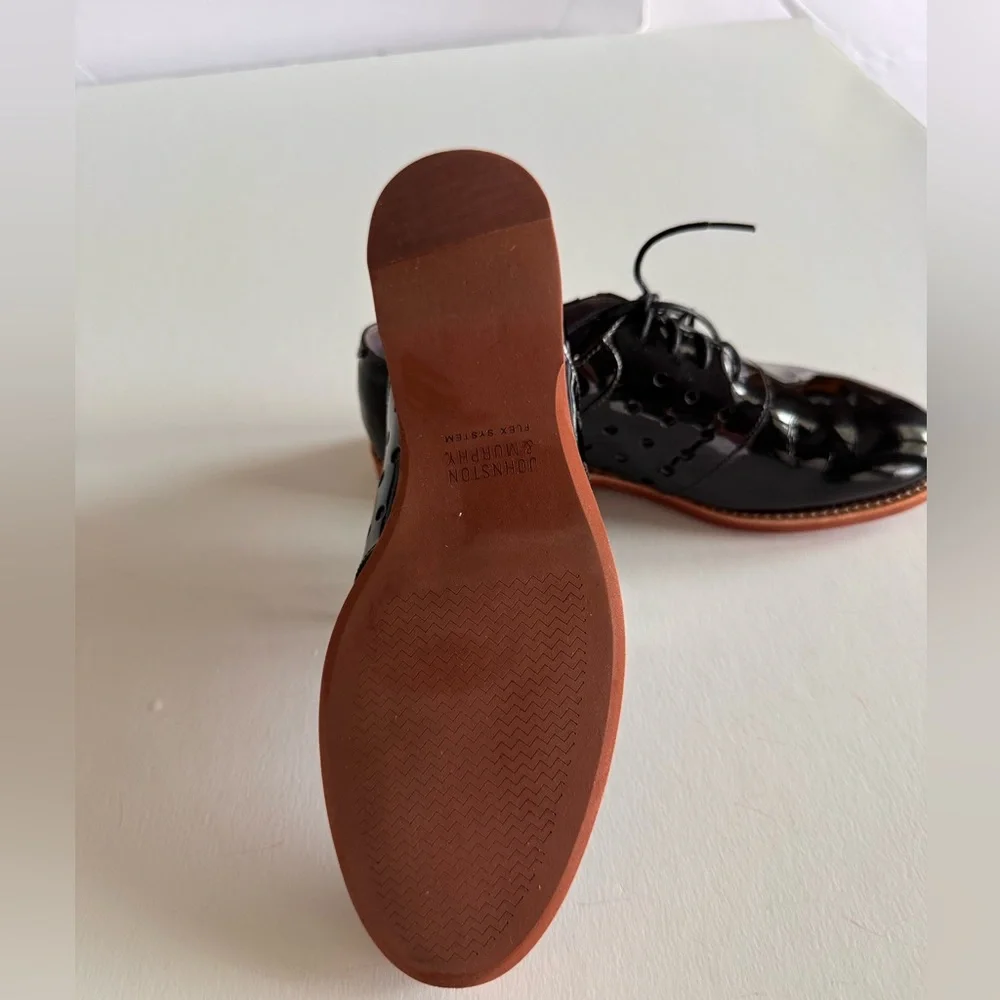 Johnston & Murphy Oxford Style Black Patent Leather Shoes, 6 1/2M, tie closure - Picture 5 of 5